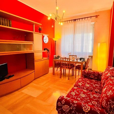 Sky Apartment A Due Passi Dalla Stazione 콜레뇨 외부 사진