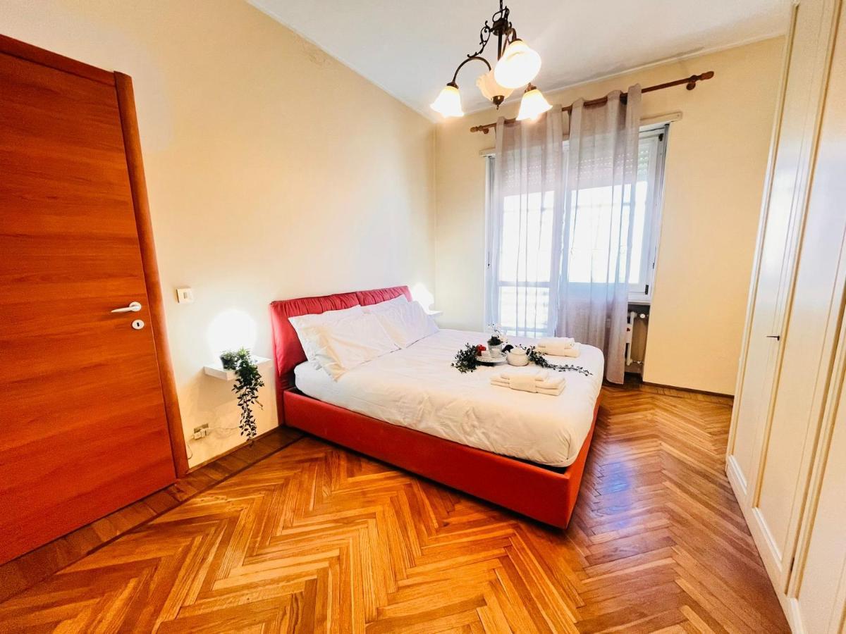 Sky Apartment A Due Passi Dalla Stazione 콜레뇨 외부 사진