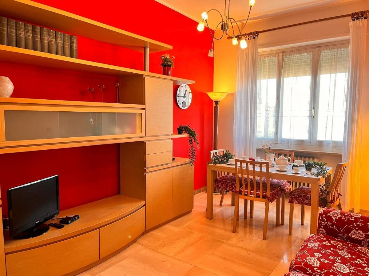 Sky Apartment A Due Passi Dalla Stazione 콜레뇨 외부 사진